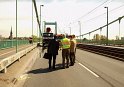 Arbeiter abgestuerzt vom PKW ueberfahren Koeln Muelheim Muelheimer Bruecke P71